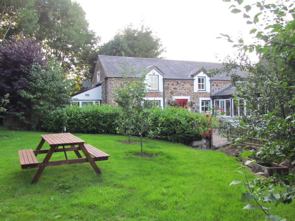 Berwick Hall Cottage Moira  Exterior photo